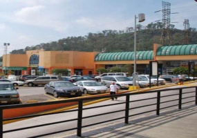 Centro Comercial, En Renta, Av. Alcanfores N°60 , ID  1179, Jardines de San Mateo , Naucalpan , Estado de México, Mexico, 53240,